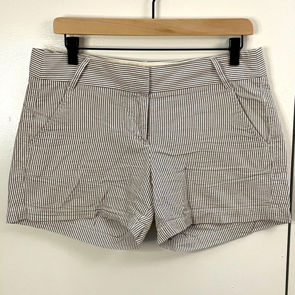 J. Crew Pants - J Crew Women’s Size 6 White Gray Seersucker Lightweight Shorts